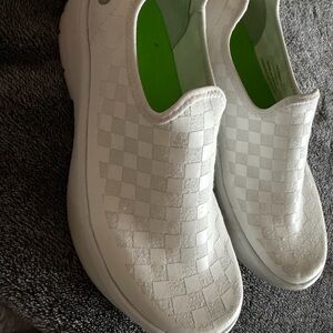 Oofos White Checker Slip-On Sneakers with Green Insole
